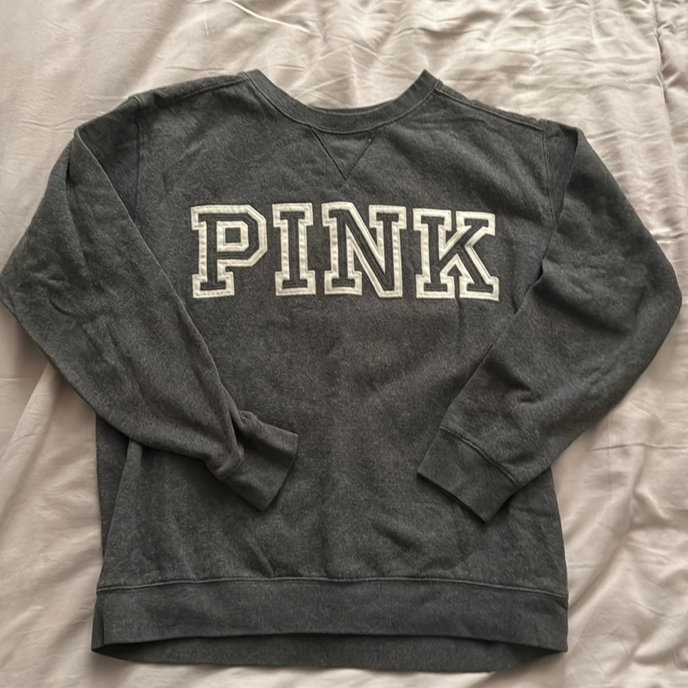 VS PINK collegiate letter crewneck M grey